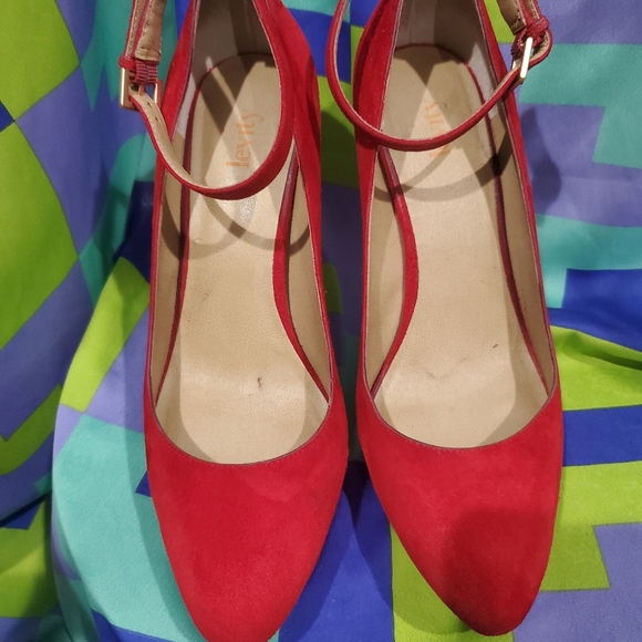 Levity Suede Pump w/Ankle Strap - Picture 2 of 6